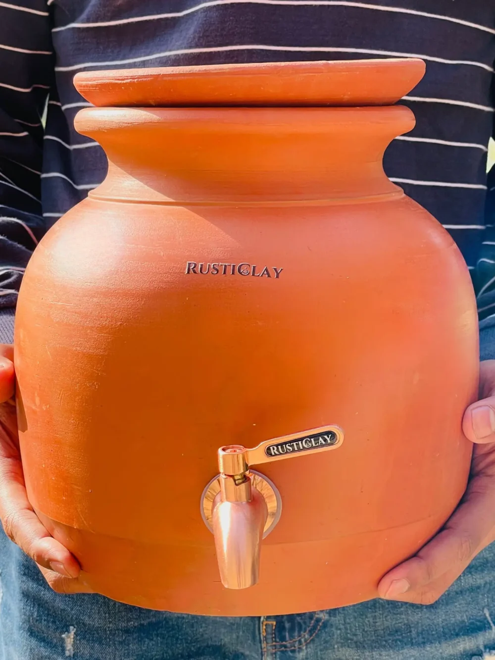 earthen water pot 5l with metal tap